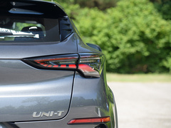 2022款 1.5T 卓越型