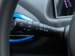 2022款 升级版 305km 豪华型 三元锂