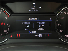2025款 2.0T 六座四驱豪华行政经典版