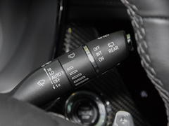 2022款 2.0T 六座四驱尊贵型