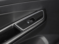 2021款 黑锋版 1.4T 自动悦享版