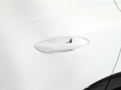 2022款 40 e-tron 星耀型 机甲套装