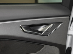 2022款 40 e-tron 星耀型 机甲套装