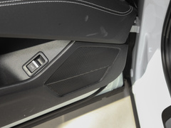 2022款 40 e-tron 星耀型 机甲套装