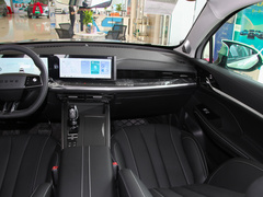 2022款 2.0T 自动有为尊荣版