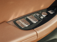 2022款 xDrive30i 领先型 M曜夜套装