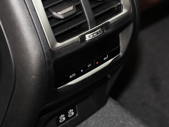 2022款 xDrive30i 领先型 M曜夜套装
