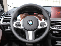 2022款 xDrive30i 领先型 M曜夜套装