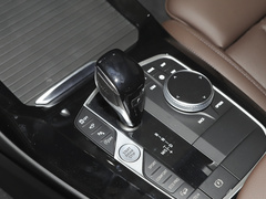 2022款 xDrive30i 尊享型 M曜夜套装