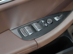 2022款 xDrive30i 尊享型 M曜夜套装