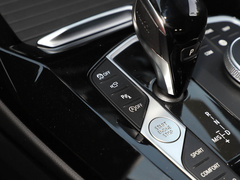2022款 xDrive30i 尊享型 M曜夜套装