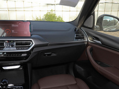 2022款 xDrive30i 尊享型 M曜夜套装