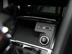 2022款 TSI330 两驱奢享版