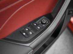 2022款 TSI330 兩驅(qū)奢享版