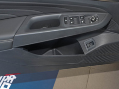 2022款 330TSI 星空尊贵版