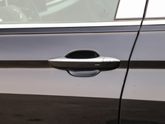 2022款 330TSI 两驱旗舰版