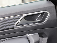 2022款 330TSI 两驱旗舰版