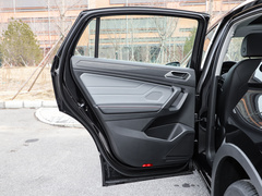 2022款 330TSI 两驱旗舰版