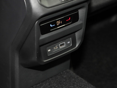 2022款 330TSI 两驱旗舰版