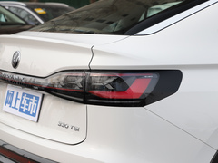 2022款 330TSI 两驱旗舰版