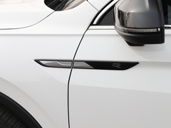2022款 330TSI 两驱旗舰版