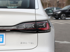 2022款 330TSI 两驱旗舰版