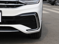 2022款 330TSI 两驱旗舰版