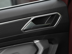 2022款 330TSI 两驱尊崇旗舰版