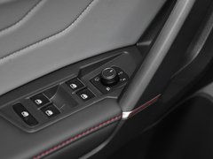 2022款 330TSI 两驱尊崇旗舰版
