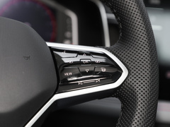 2022款 330TSI 两驱尊崇旗舰版