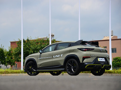 2022款 1.5T 运动版 旗舰型