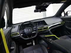2022款 1.5T 运动版 旗舰型