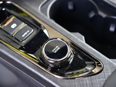2022款 1.5T 运动版 旗舰型