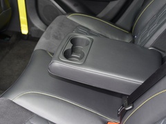 2022款 1.5T 运动版 旗舰型