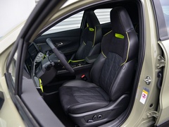 2022款 1.5T 运动版 旗舰型
