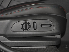 2021款 轻混 650T RS Twin-Clutch四驱7座 擎版