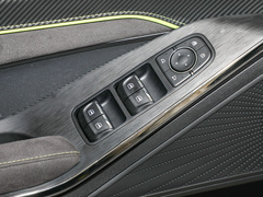 2022款 2.0T 两驱智跑版