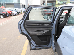 2022款 2.0T 两驱智跑版
