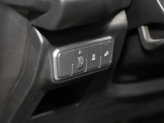 2022款 2.0T 两驱智跑版