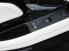 2022款 极光L P300e 插电式电动混合版