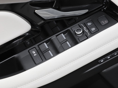 2022款 极光L P300e 插电式电动混合版