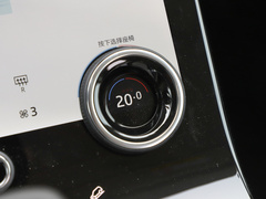 2022款 极光L P300e 插电式电动混合版
