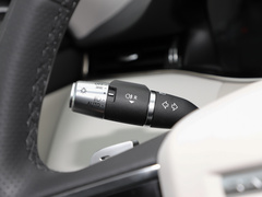 2022款 极光L P300e 插电式电动混合版