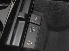 2022款 极光L P300e 插电式电动混合版