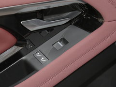 2022款 极光L P300e 插电式电动混合版