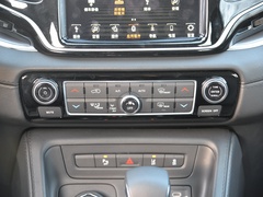 2022款 2.0T 四驱豪华版