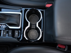 2022款 2.0T 四驱豪华版