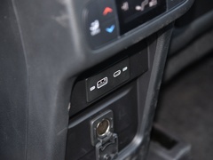 2022款 2.0T 四驱豪华版