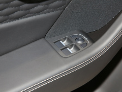 2022款 P300 硬顶版 R-DYNAMIC BLACK 