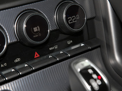 2022款 P300 硬顶版 R-DYNAMIC BLACK 